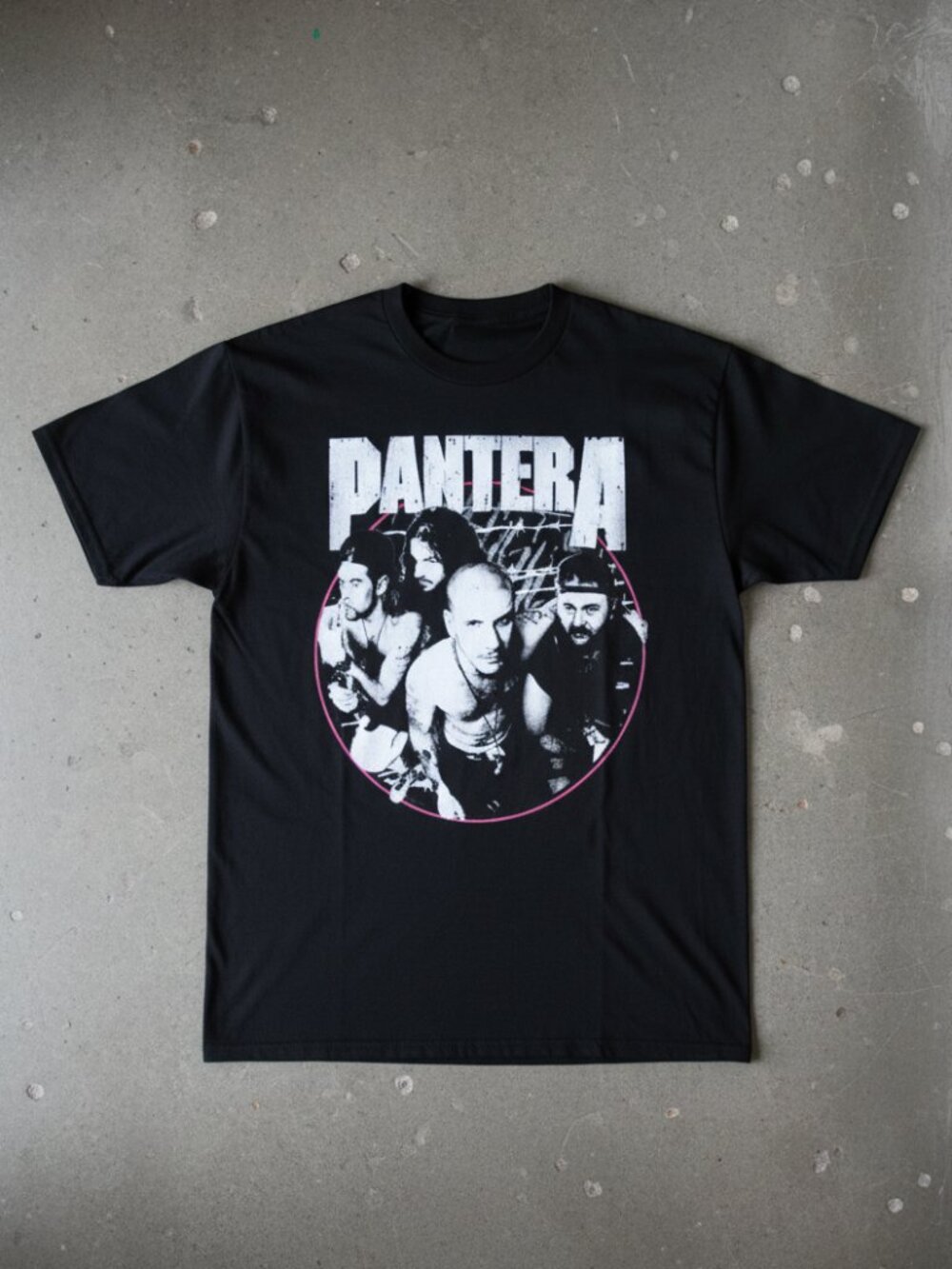 Show your love for classic heavy metal with this vintage-inspired Pantera